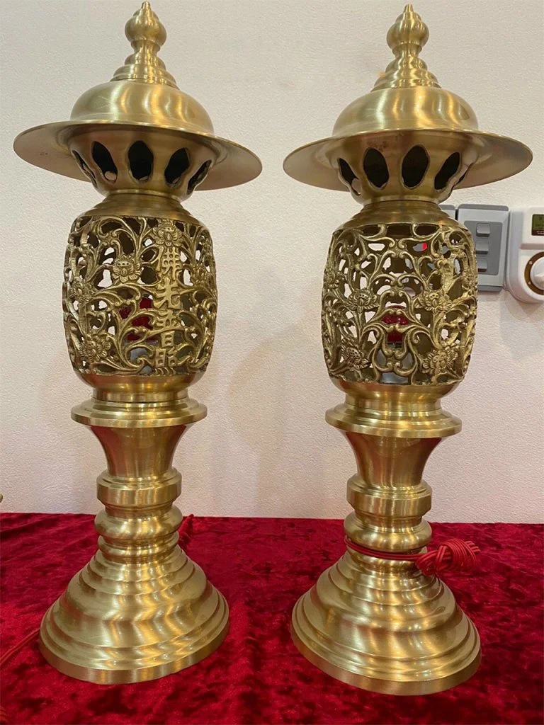 đèn thờ bằng đồng