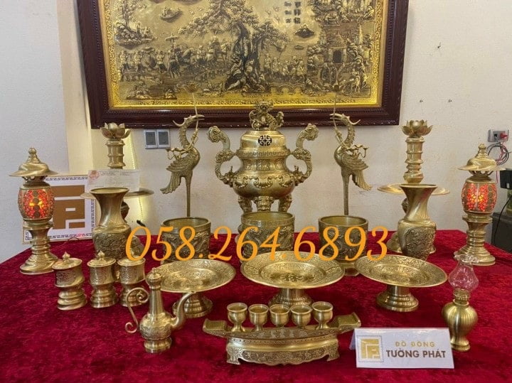 Cách bày bộ ngũ sự trên bàn thờ
