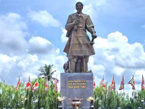 Tượng trần hưng đạo ở Nam Định