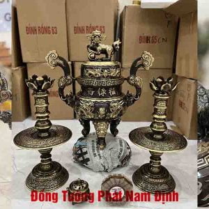 bộ tam sự chân nến
