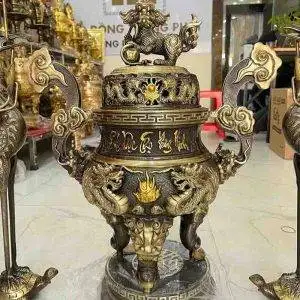 ngũ sự dát vàng