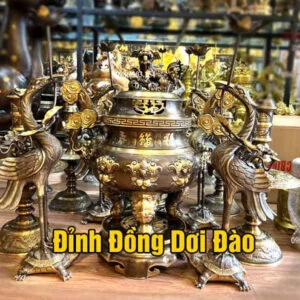 Dinh-Dong-Ngu-Su-Doi-dao