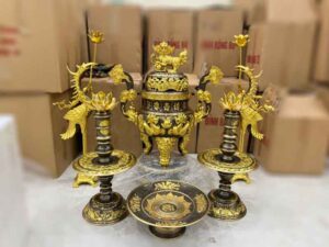 Mẫu Đỉnh Đồng Thờ Cúng Gia Tiên Bộ Đỉnh Đồng Vàng Catut Chuẩn Màu Vàng Ánh Xanh là một sản phẩm thờ cúng cao cấp