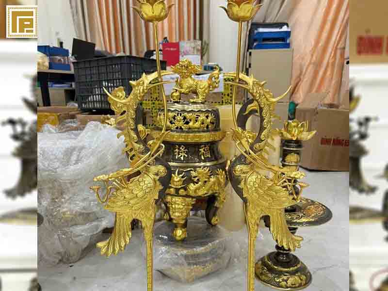Bộ đỉnh Bằng đồng 65cm và cách xử lý đỉnh đồng màu tại nhà