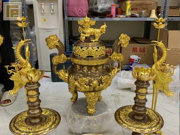 Chi Tiết Bộ đỉnh đồng Dát Vàng