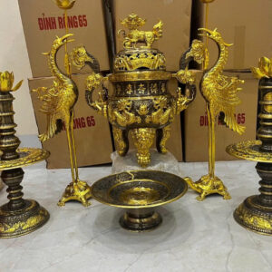 Đỉnh đồng lư hương tại xưởng Tường Phát