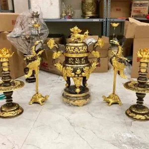 Đỉnh Đồng Màu Hun Dát Vàng 65 là bộ ngũ sự dâng gia tiên ý nghĩa nhất