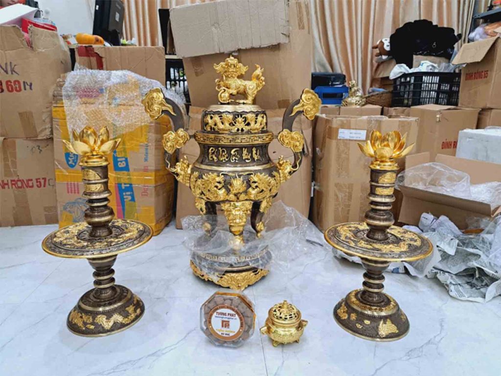 Đỉnh Đồng Màu Hun Dát Vàng - Kết Hợp Hoàn Mỹ Giữa Nét Cổ Kính Và Sự Sang Trọng Đỉnh Đồng Màu Hun Dát Vàng - Kết Hợp Hoàn Mỹ