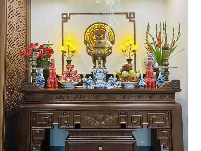 Có Nên Thắp Hương Ban Đêm Khuya Không? Thắp Hương Ban Đêm Khuya Hiểu Đúng Quan Niệm Truyền Thống Và Cách Bố Trí Ban Thờ Hợp Lý